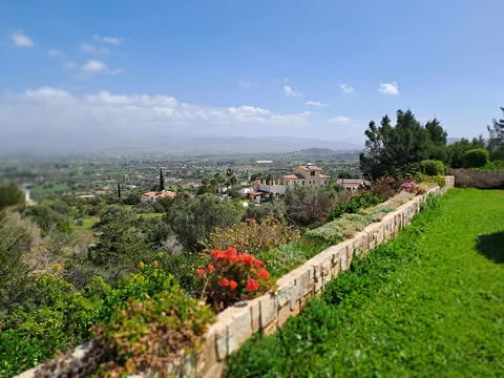 INVESTMENT OPPORTUNITY  BUNGALOW FOR SALE IN LATCHI  PAPHOS CYPRUS